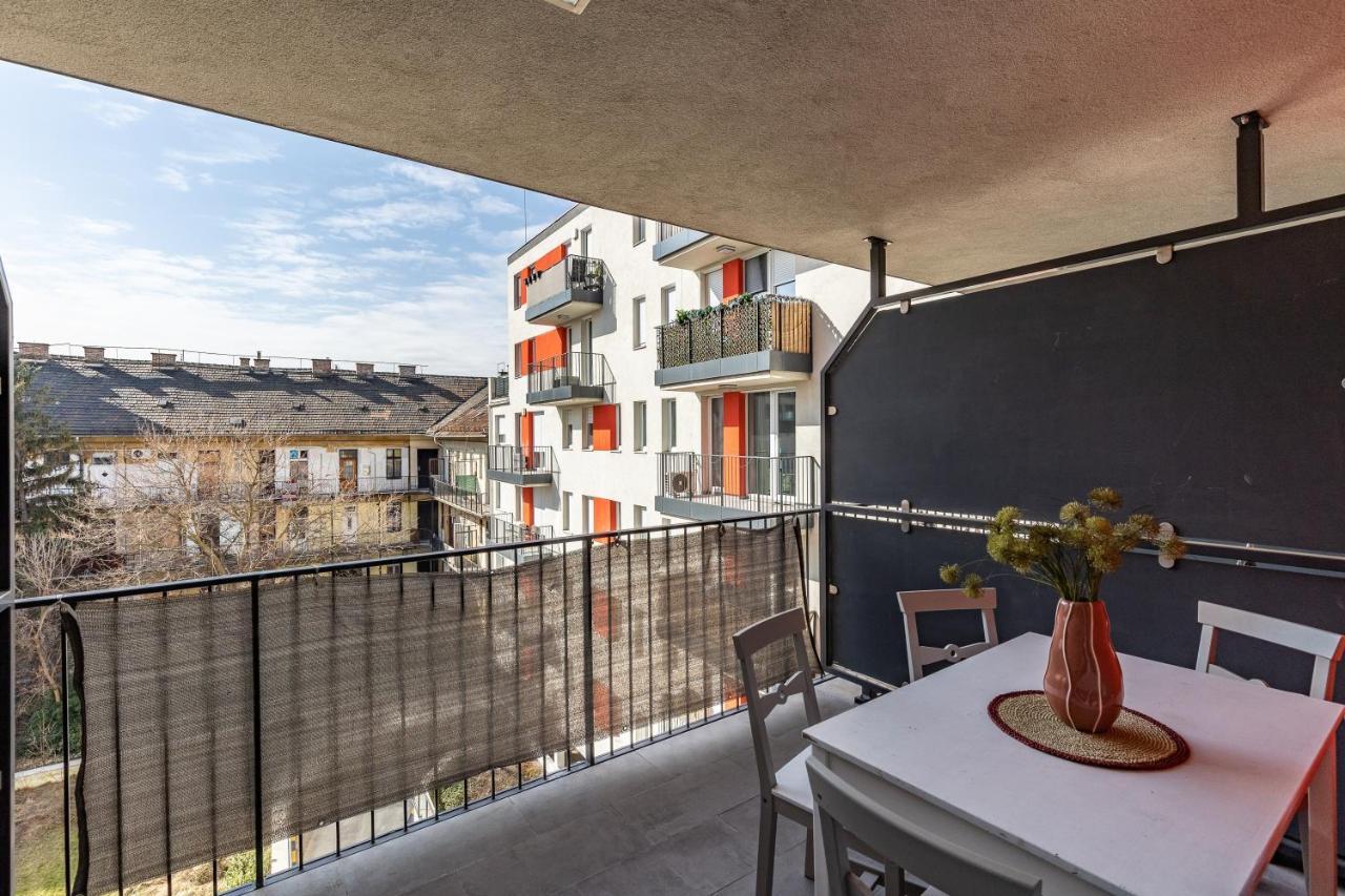 All You Need In Bp - Garage, Terraces, Aircon Budapeste Exterior foto