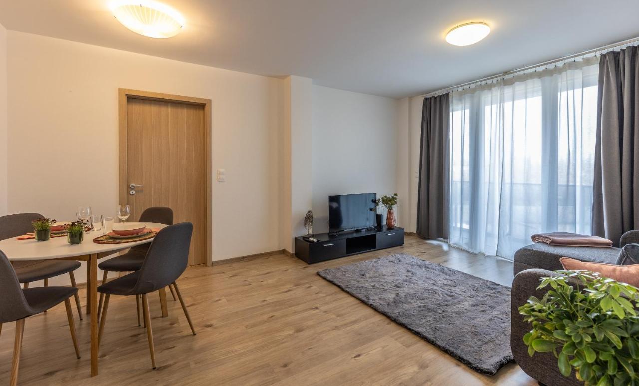 All You Need In Bp - Garage, Terraces, Aircon Budapeste Exterior foto