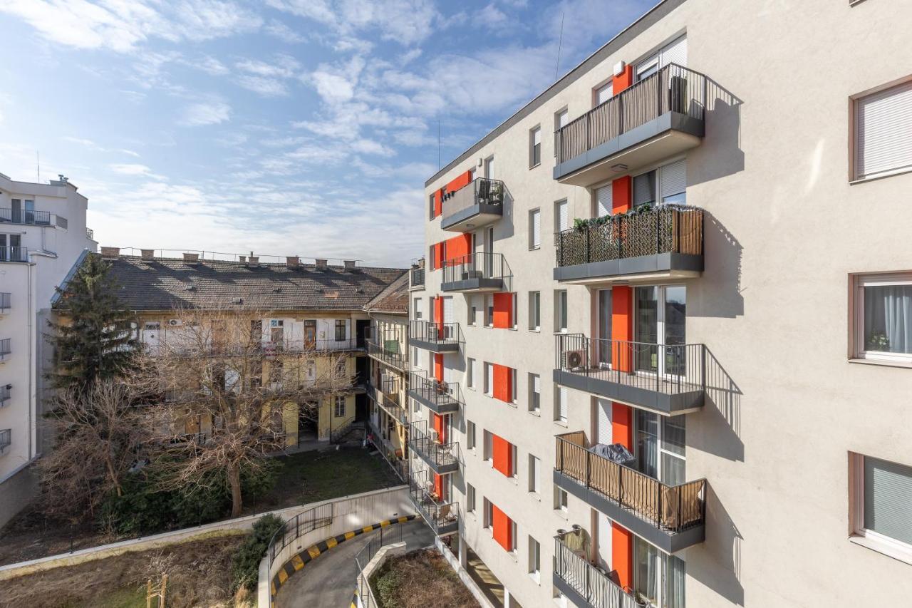 All You Need In Bp - Garage, Terraces, Aircon Budapeste Exterior foto